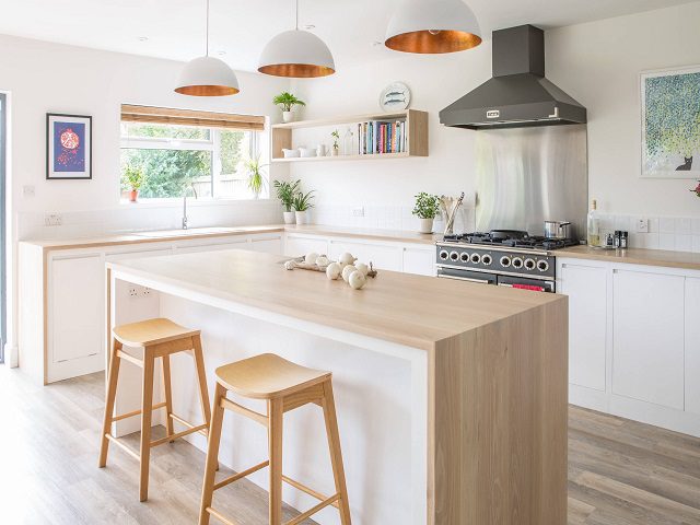 Desain Dapur Skandinavia, Interior Dapur Mungil yang Serba Putih dan Cantik