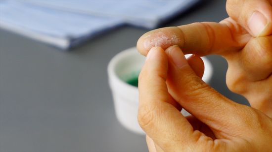 Cara Menghilangkan Super Glue di Tangan Dengan Aman