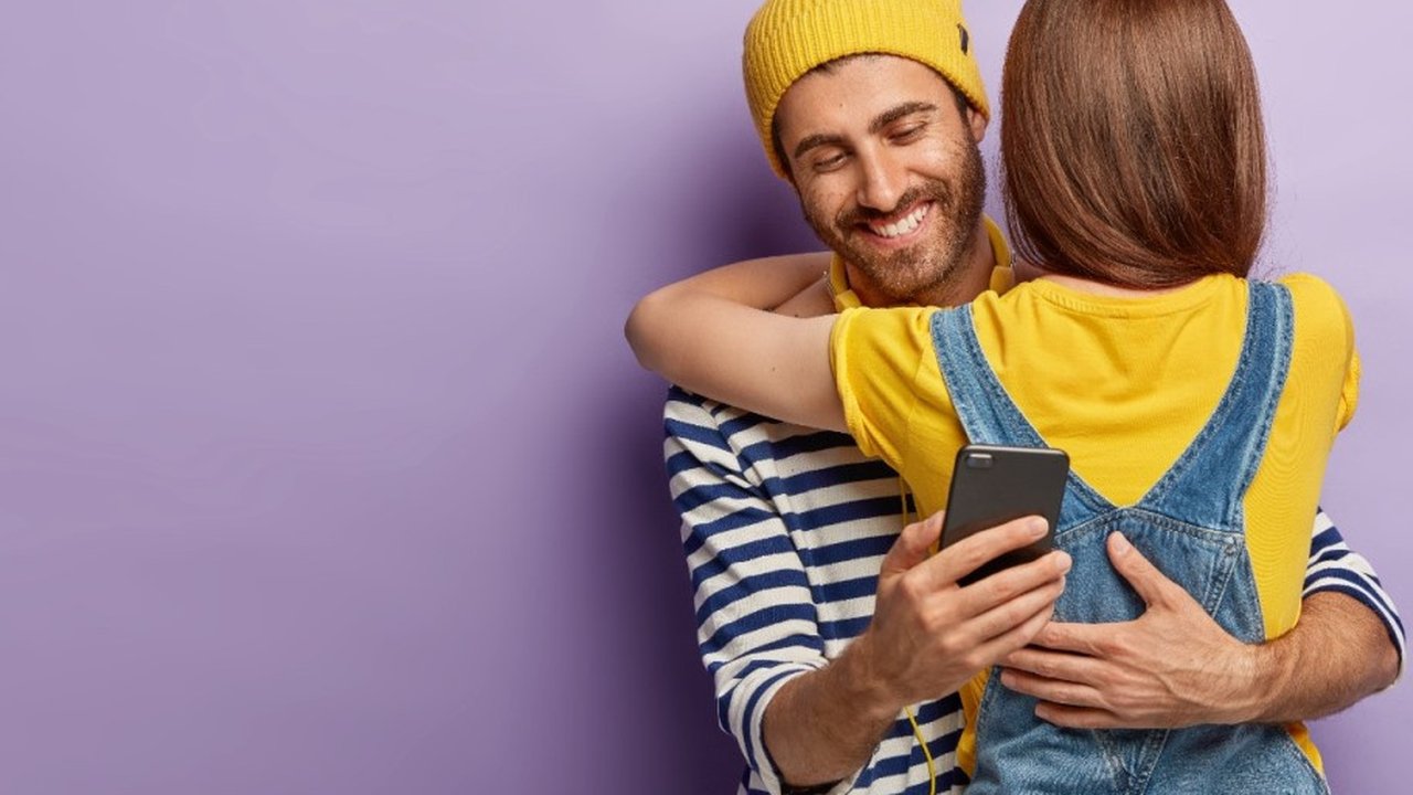 8 Tanda Halus Pria Tak Lagi Mencintai: Sinyal Psikologis yang Sering Terlewat, Namun Menentukan Arah Hubungan