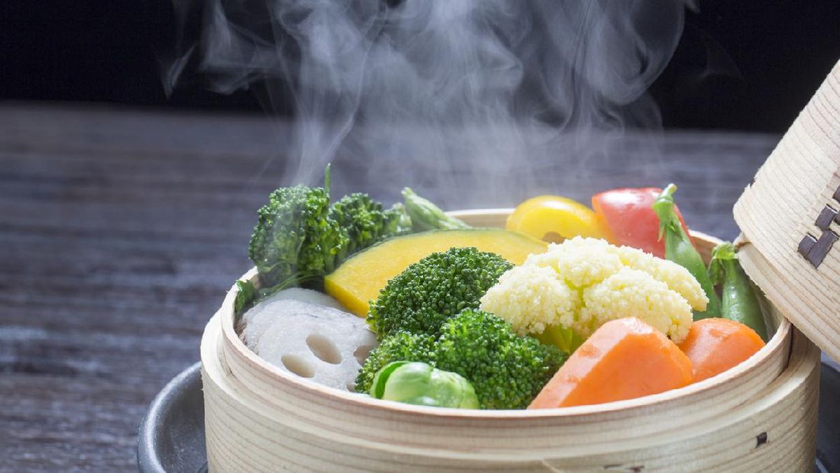 9 Sayuran yang Lebih Sehat Dimasak daripada Dimakan Mentah, dari Tomat hingga Wortel