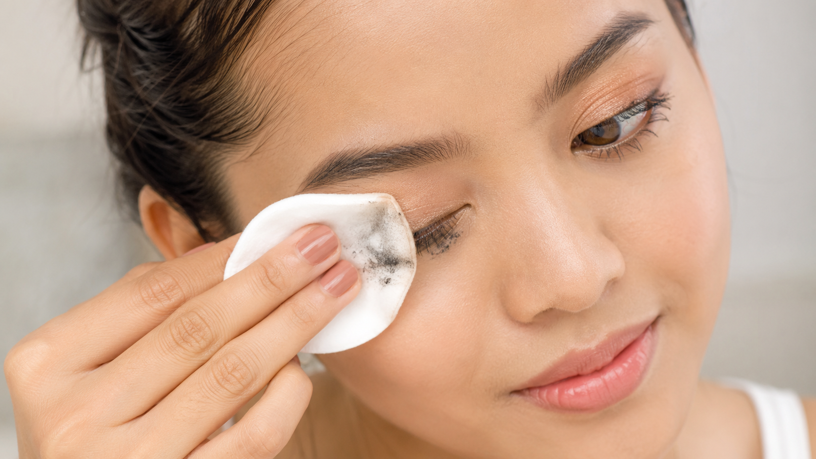 Jangan Asal Gosok! 6 Cara Paling Aman Menghapus Maskara Waterproof agar Mata Tetap Sehat dan Bebas Iritasi