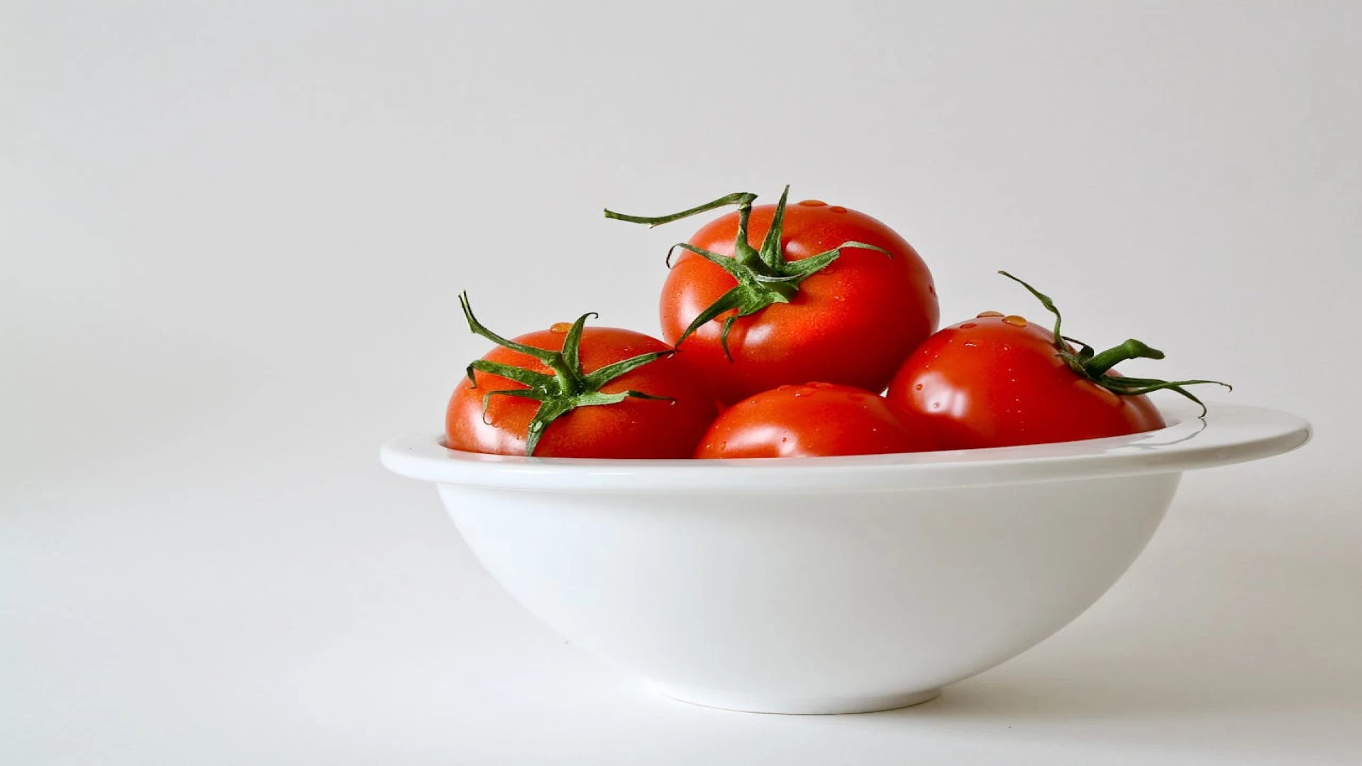 Tomat Ternyata Buah, Tapi Pernah “Dinyatakan” Sayur oleh Pengadilan! Ini Kisahnya
