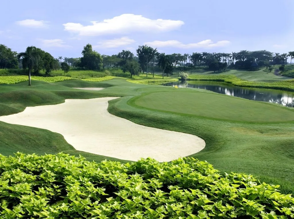 Asah Swing dan Bersantai: Imperial Golf Club Karawaci & Damai Indah Golf BSD
